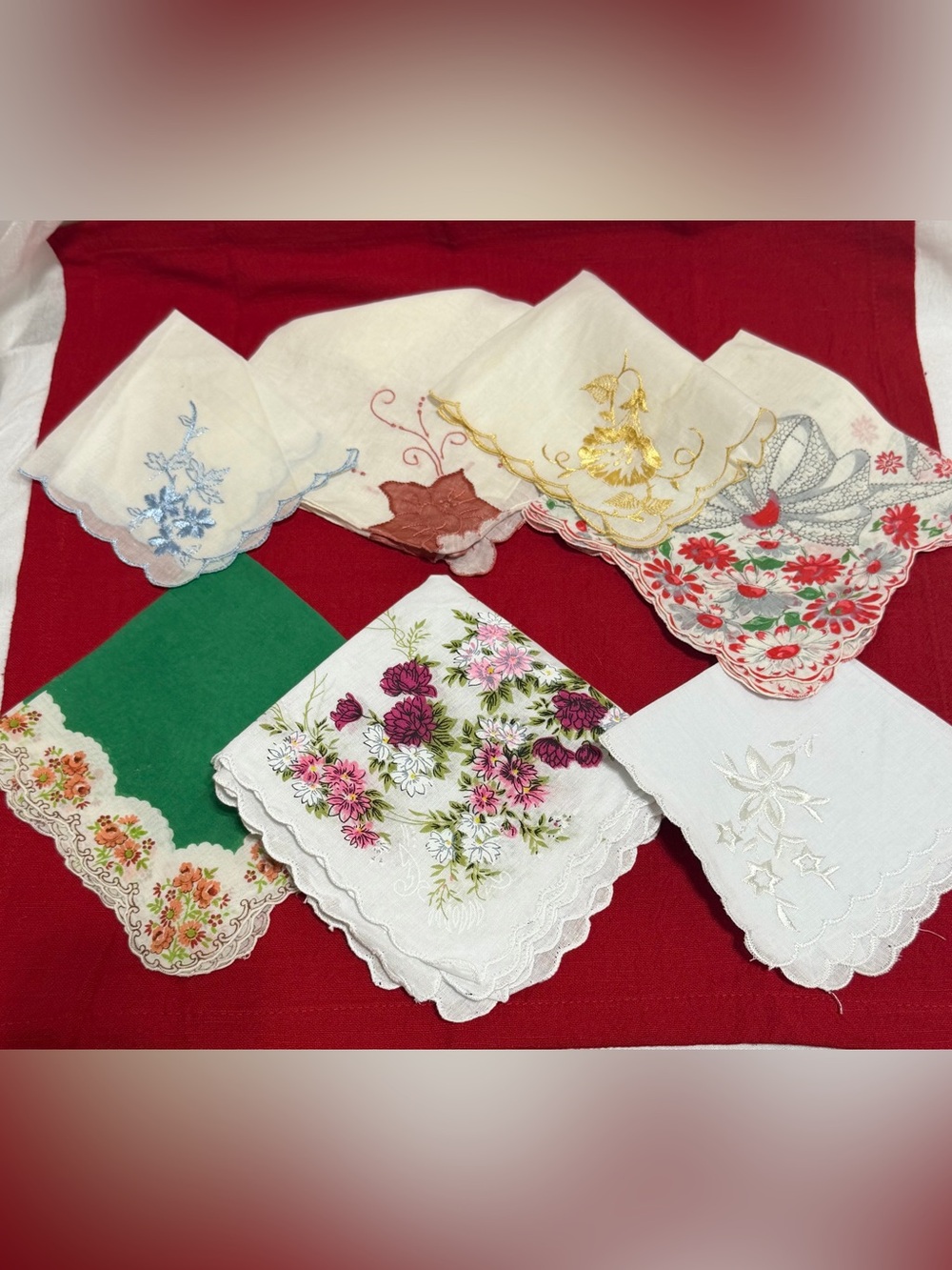 13 Vintage women handkerchiefs.